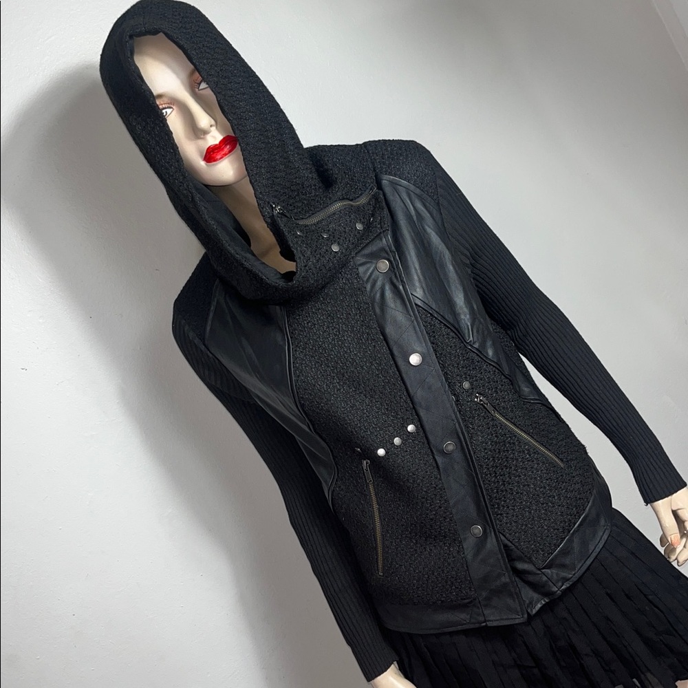 NÜ Denmark Black Jacket - image 8